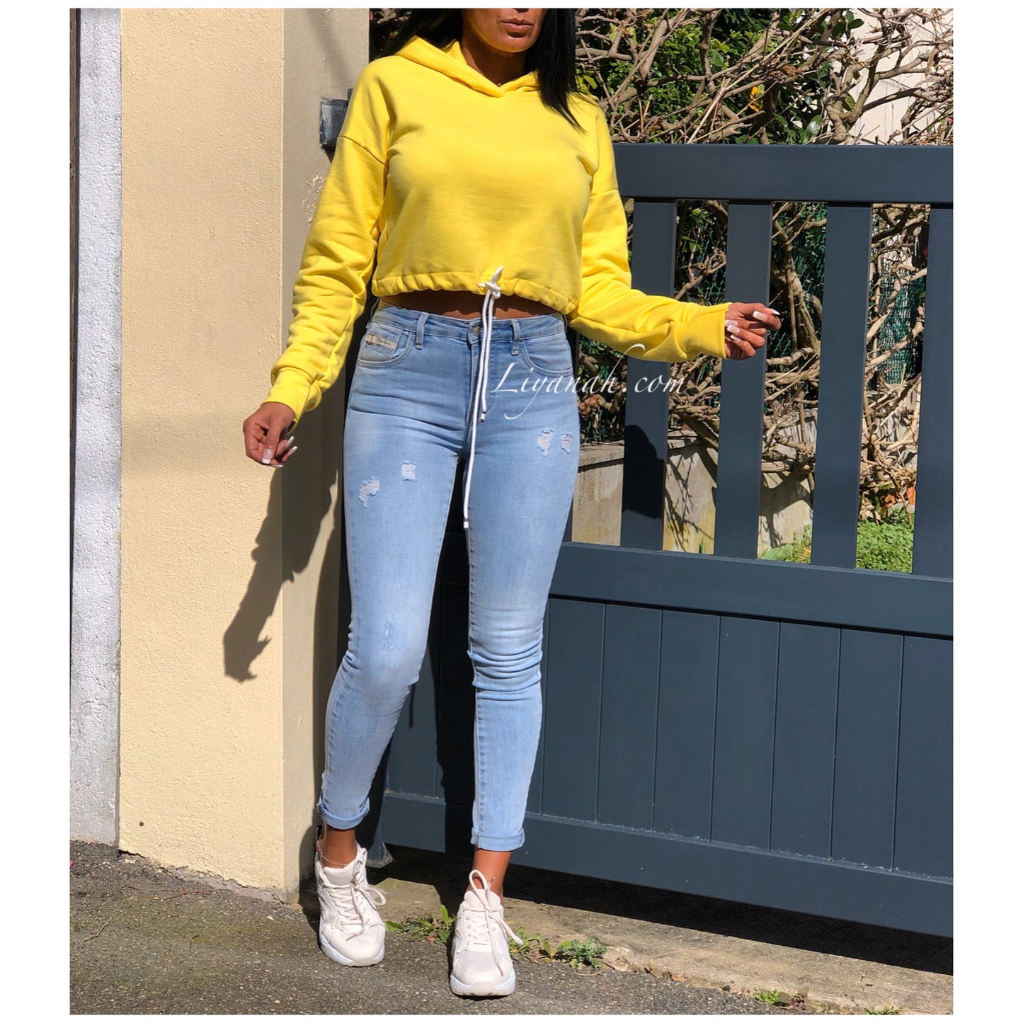 SWEAT Cropped à capuche Modèle EISHA JAUNE