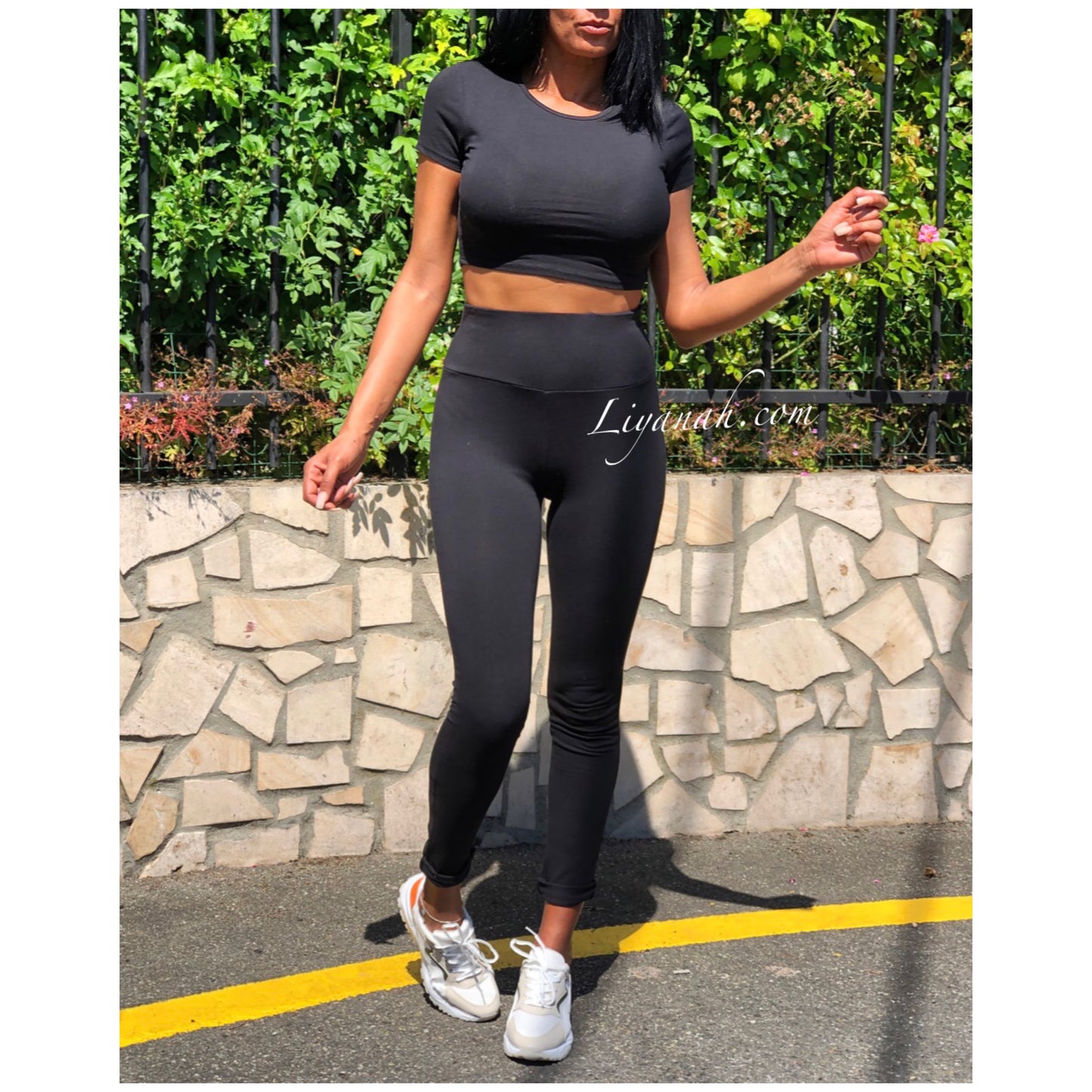 Ensemble Crop Top + Legging Modèle DINA NOIR