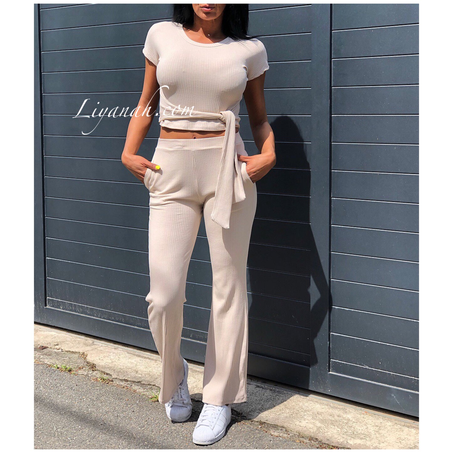 Ensemble Crop Top + Pantalon ANDY Noir, Gris, Beige, Jaune, Blanc ou Orange