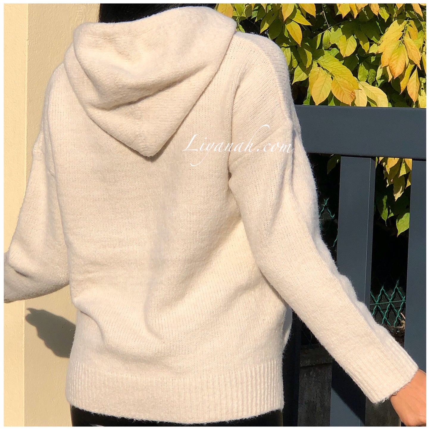 PULL À CAPUCHE Modèle MADOA ÉCRU