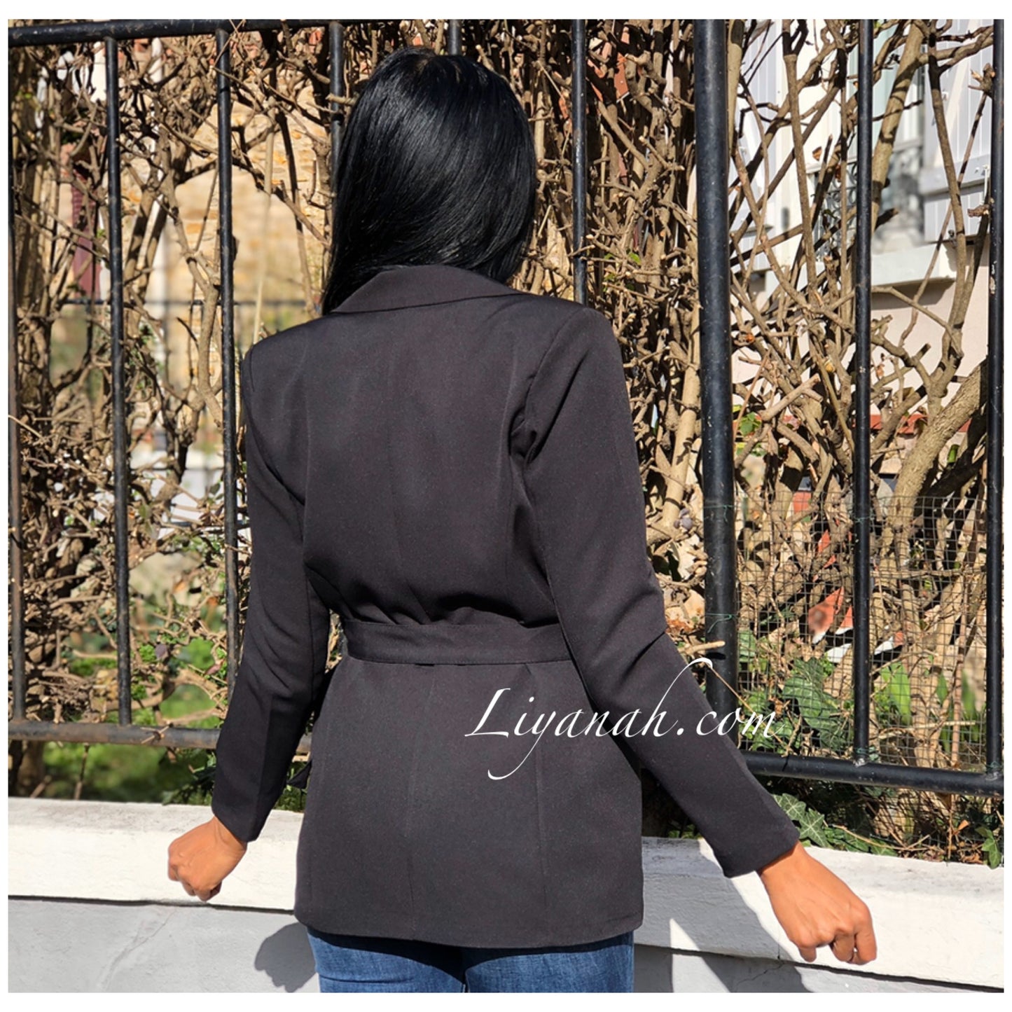 Veste Mi-Longue Modèle PYRELA NOIR