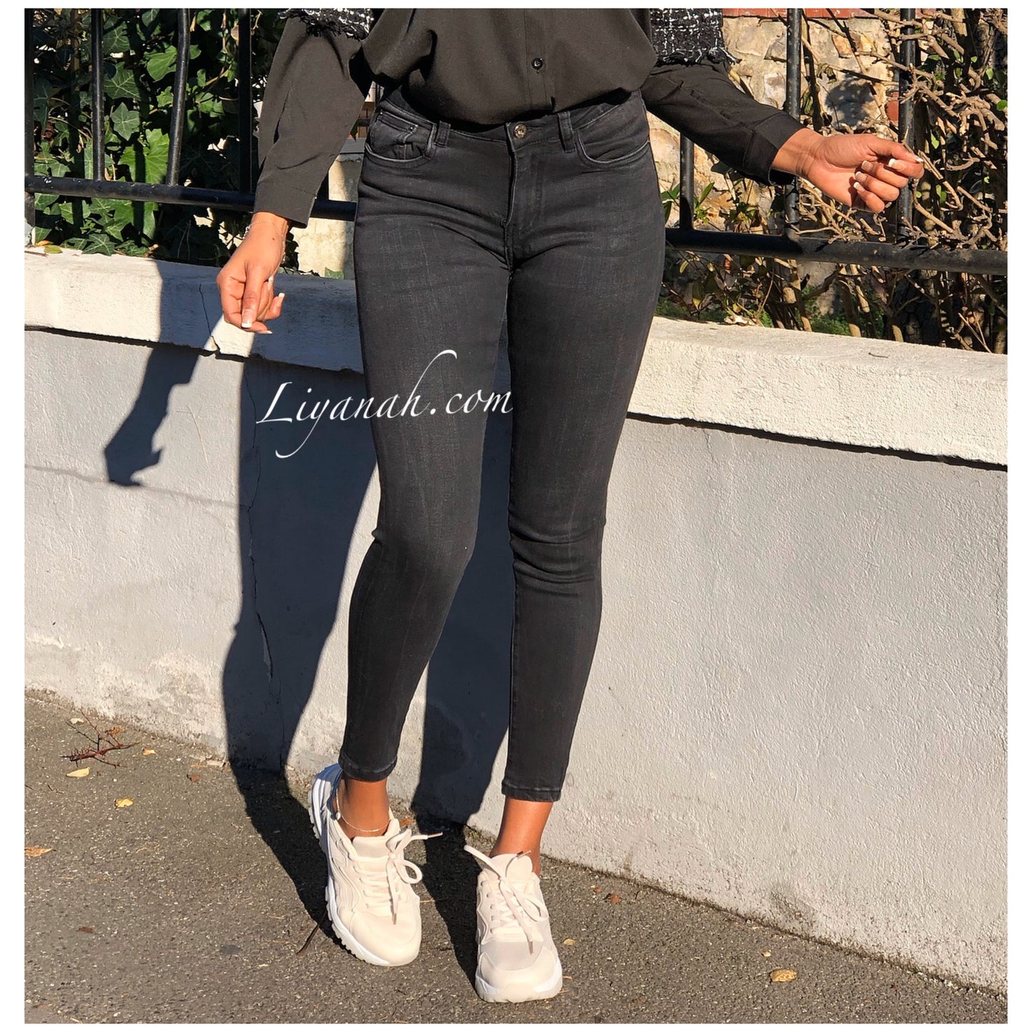 Jean Skinny Modèle KAYALA NOIR TAILLE MI-HAUTE