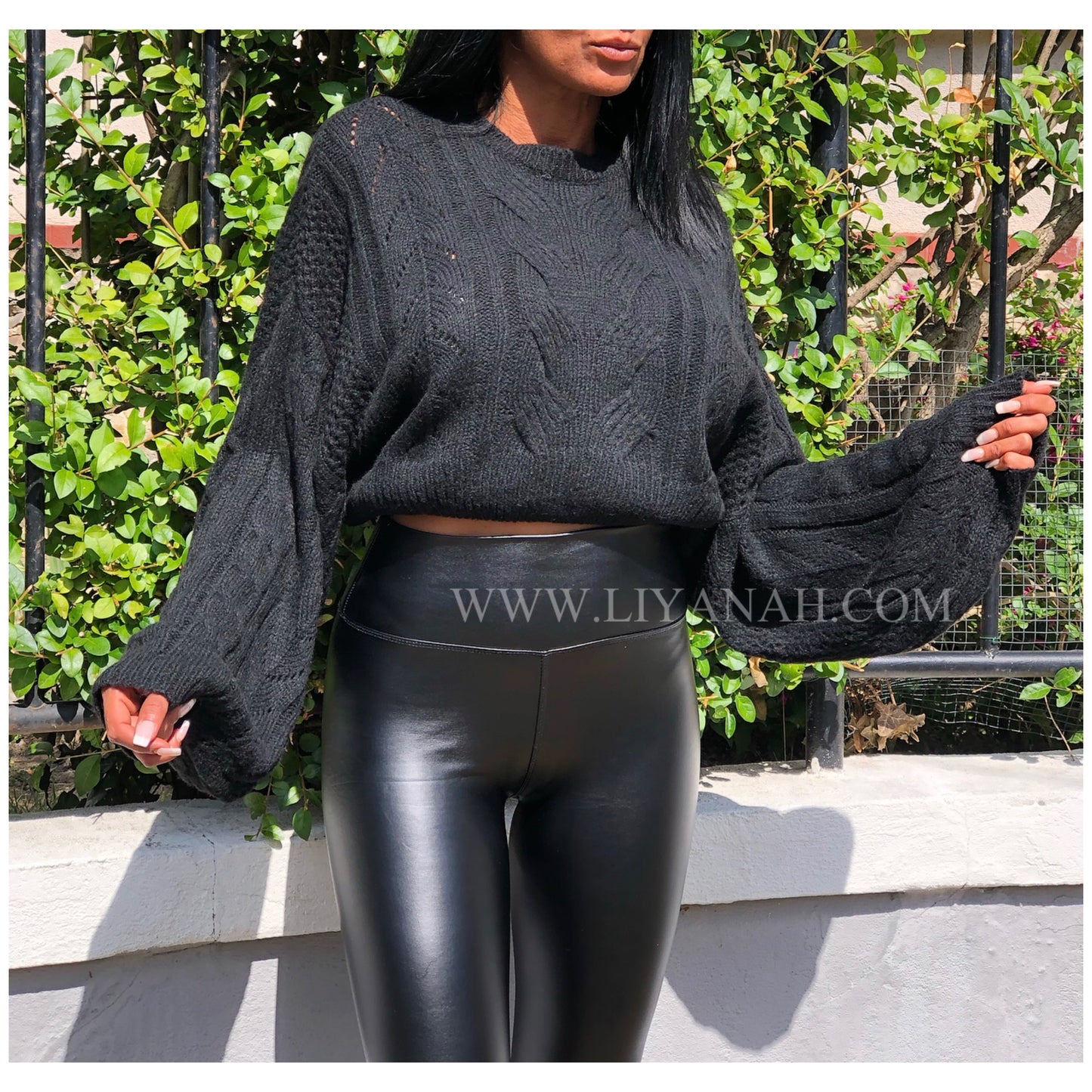 Pull Cropped  Modèle NYLAM NOIR