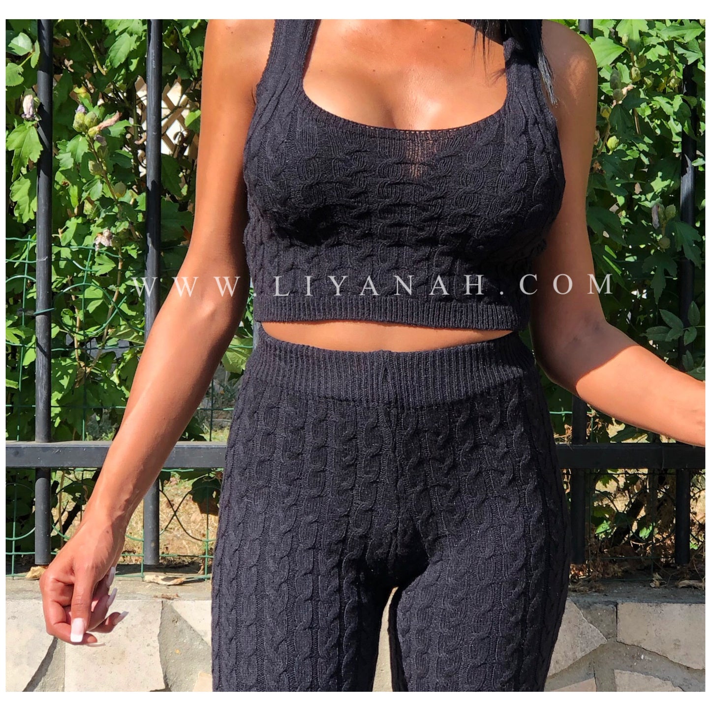 Ensemble Crop Top + Legging Modèle SVANA NOIR