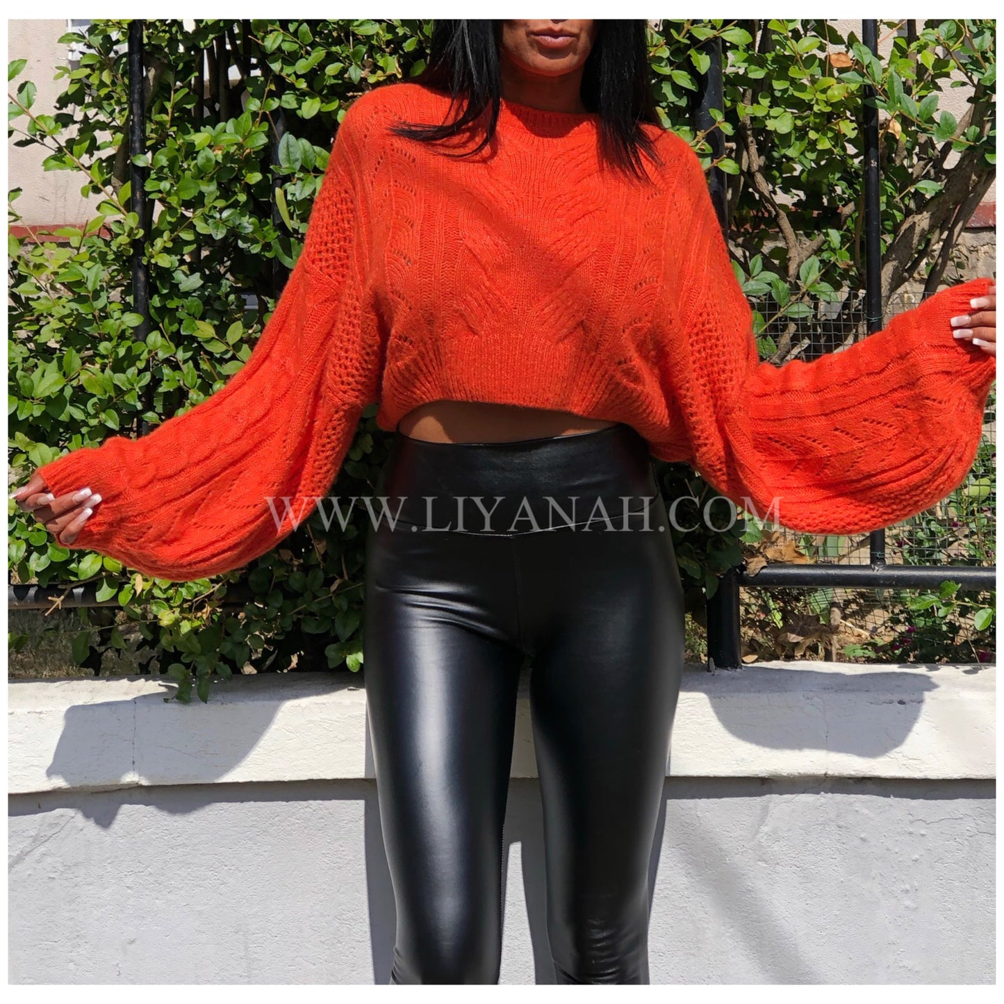 Pull Cropped  Modèle NYLAM ORANGE