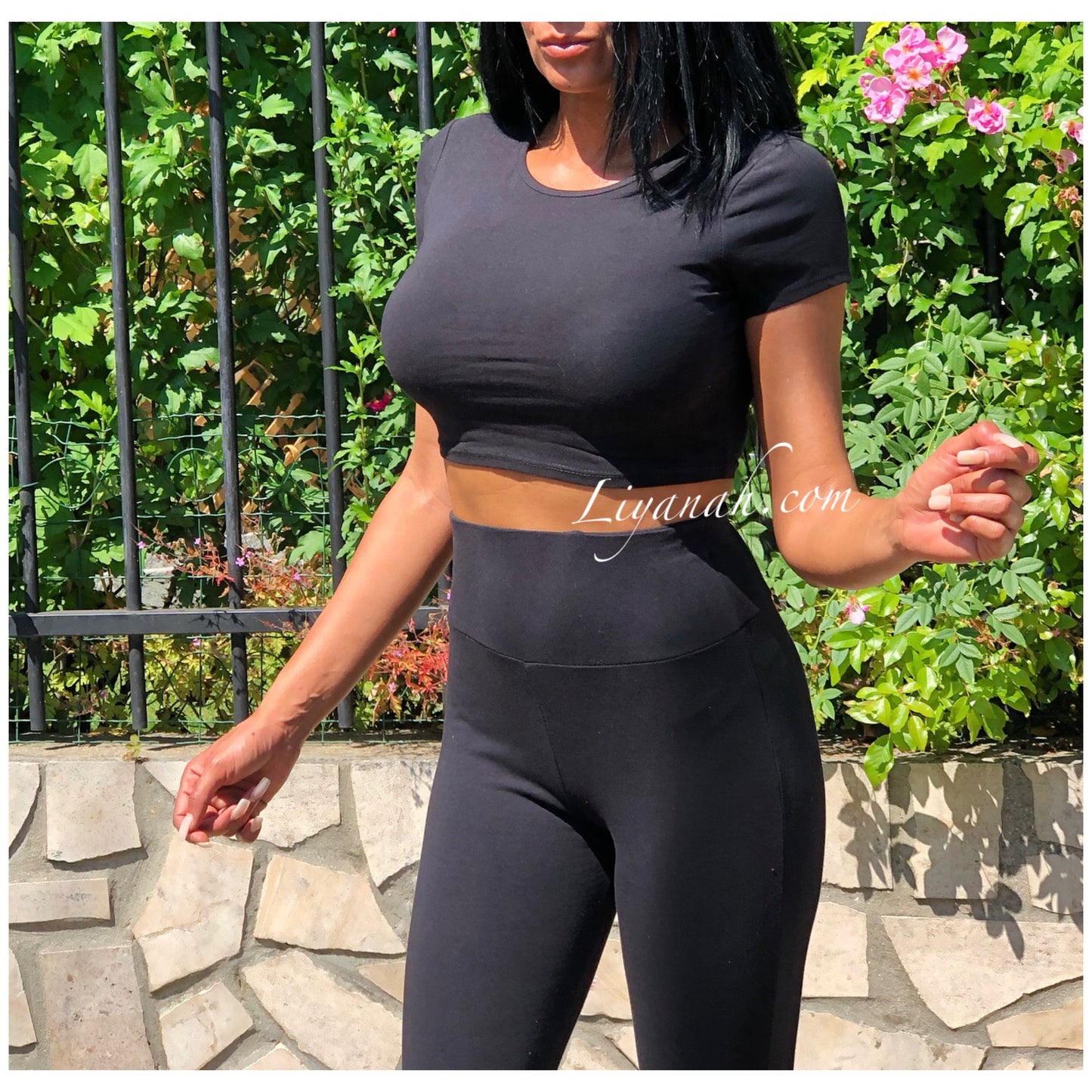 Ensemble Crop Top + Legging Modèle DINA NOIR