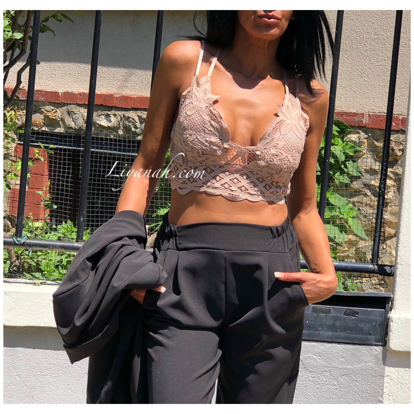 Crop Top Dentelle Modèle KEOLA BEIGE