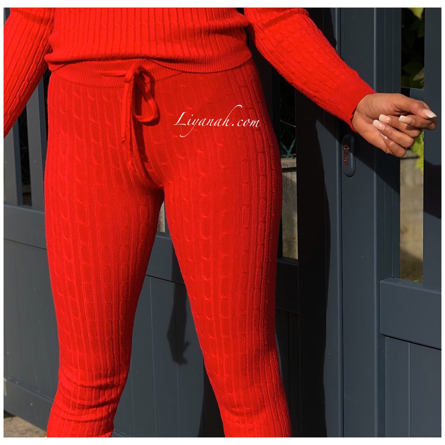 Ensemble Pull Col Roulé / Pantalon Modèle ALCANTARA ROUGE