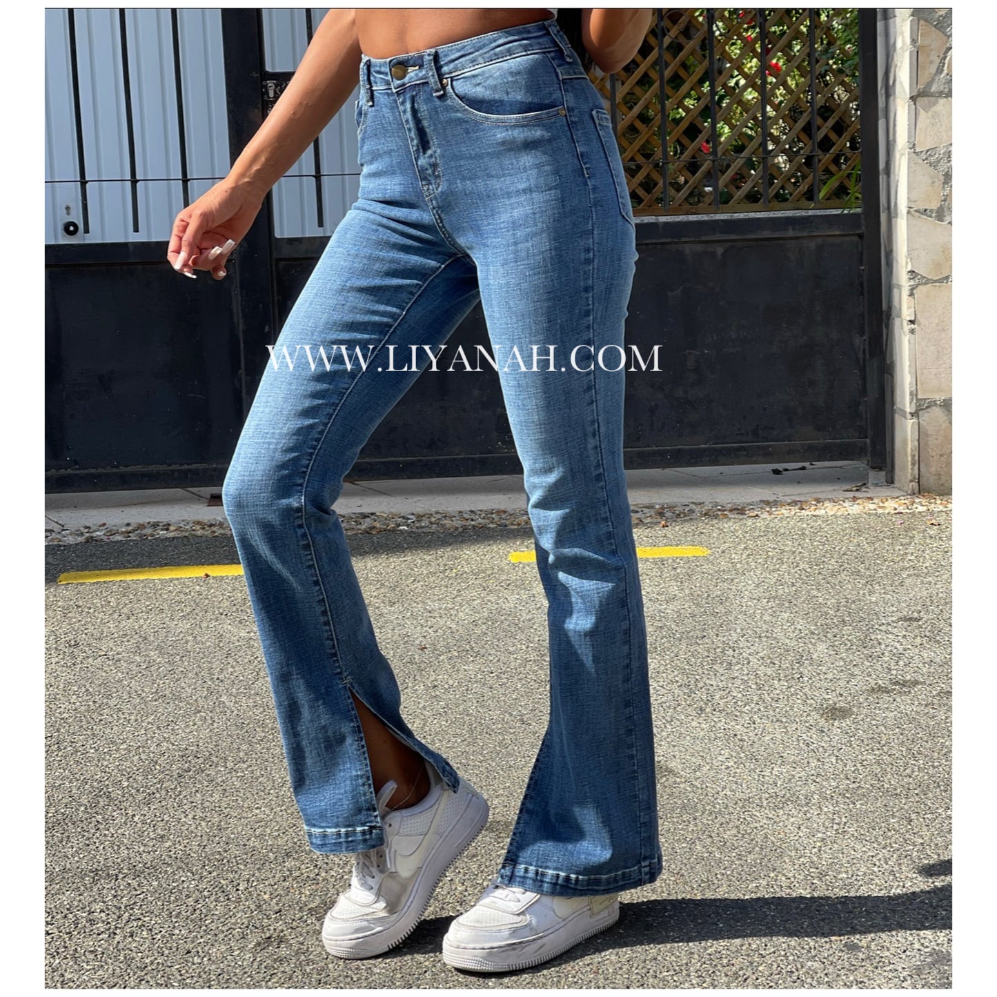 Jean Flare fit split hem Modèle YASSA Blue