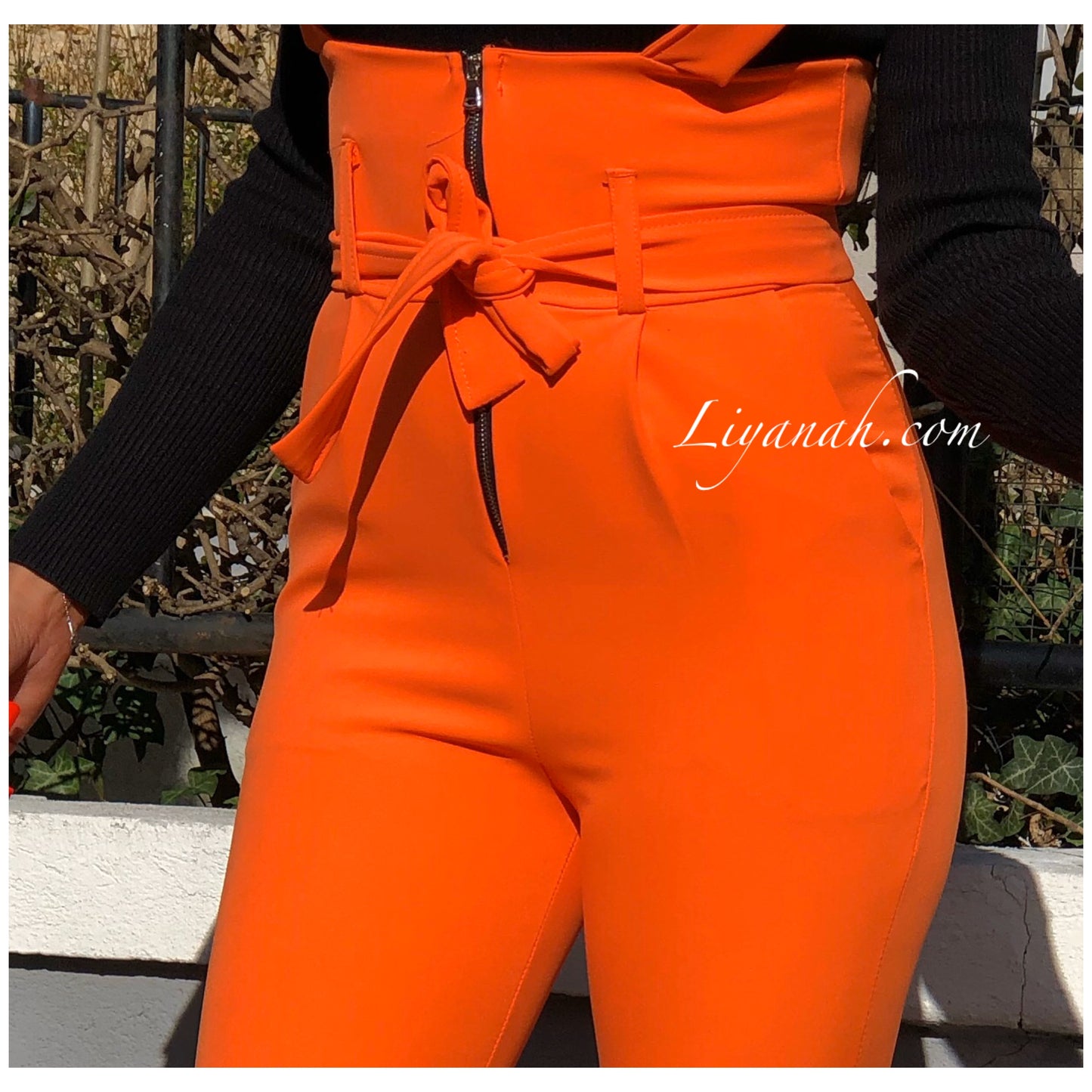 Pantalon Taille Haute à bretelles Tissus Modèle ADYRA ORANGE