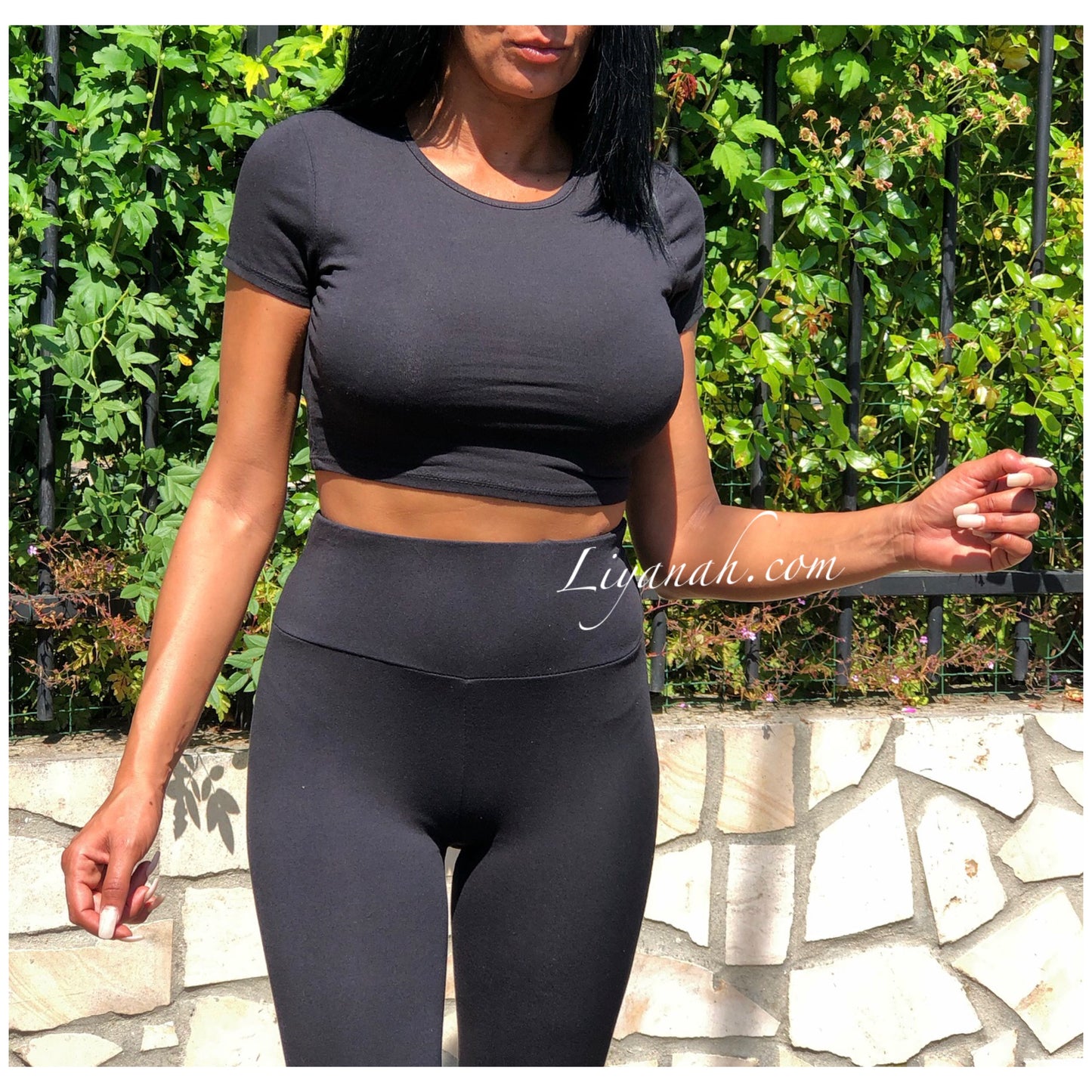 Ensemble Crop Top + Legging Modèle DINA NOIR