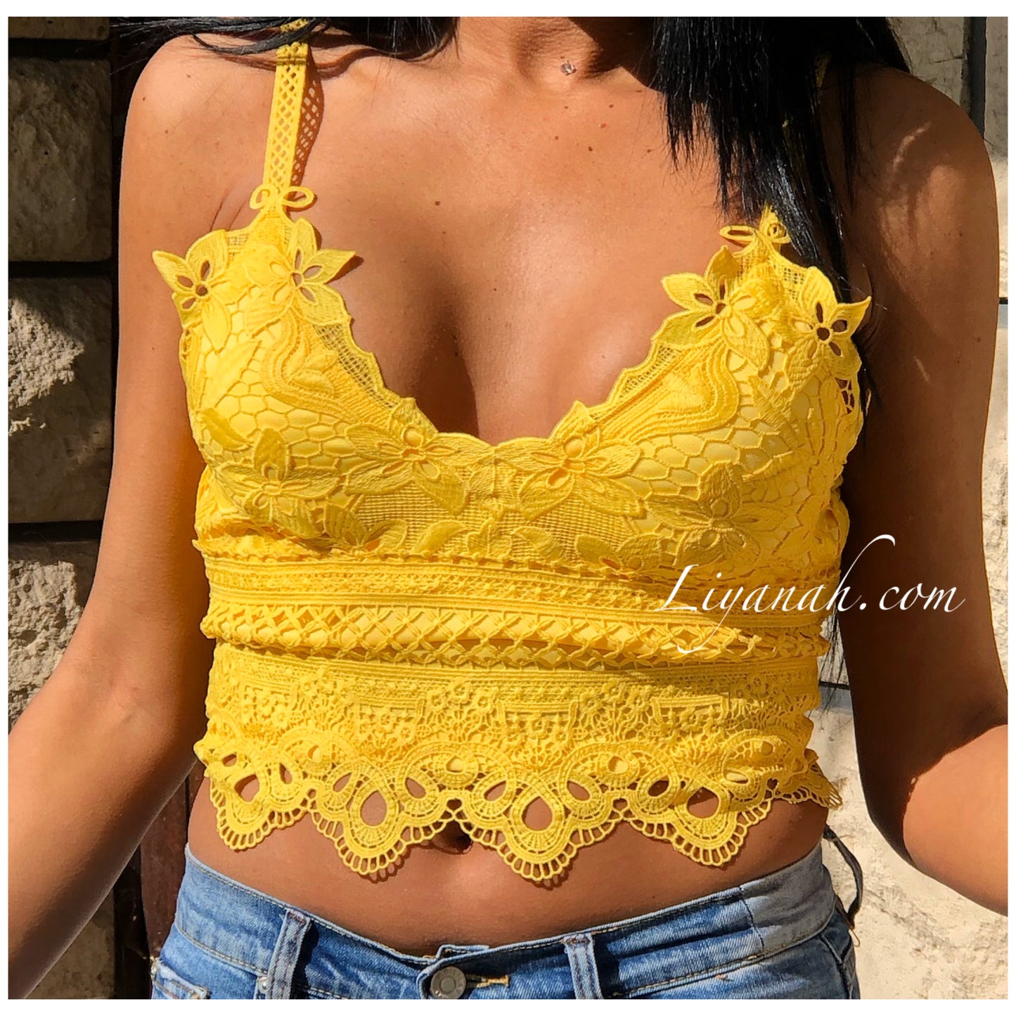 Crop Top Dentelle Modèle AGATHE / 5 Couleurs