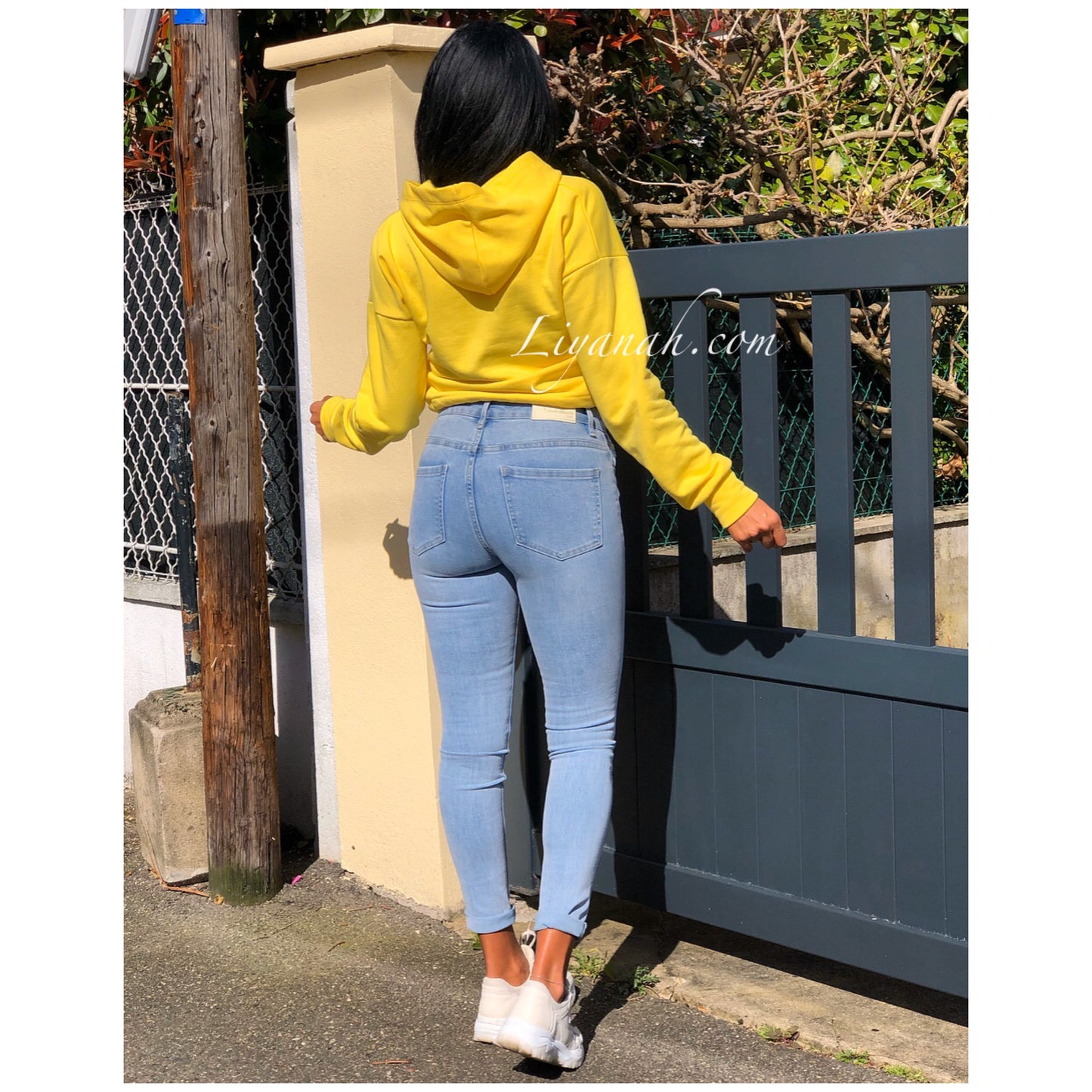 SWEAT Cropped à capuche Modèle EISHA JAUNE