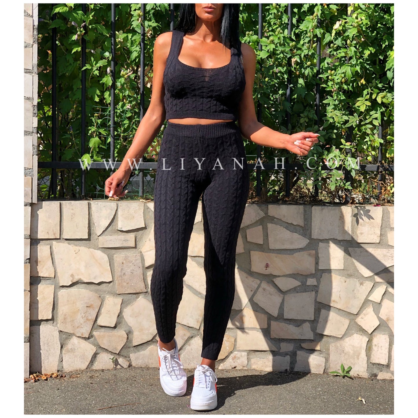 Ensemble Crop Top + Legging Modèle SVANA NOIR