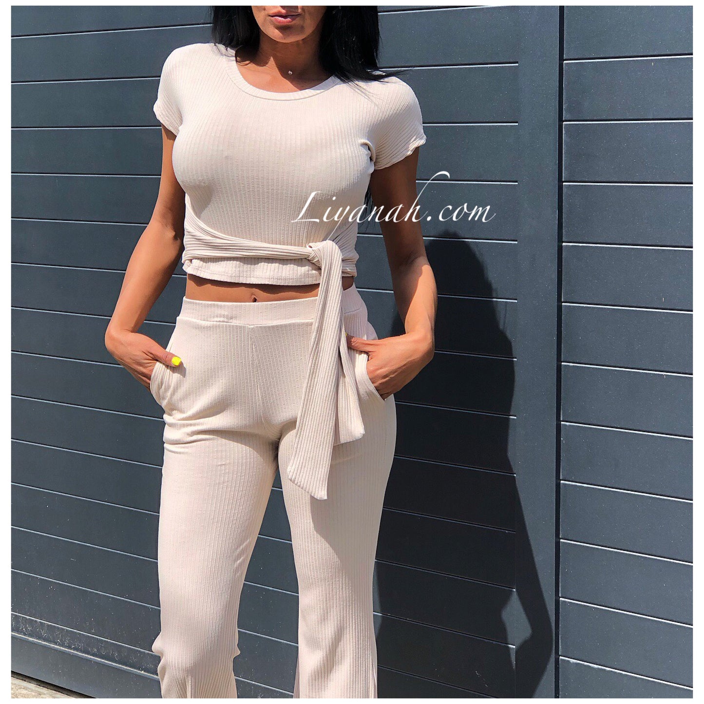 Ensemble Crop Top + Pantalon ANDY Noir, Gris, Beige, Jaune, Blanc ou Orange