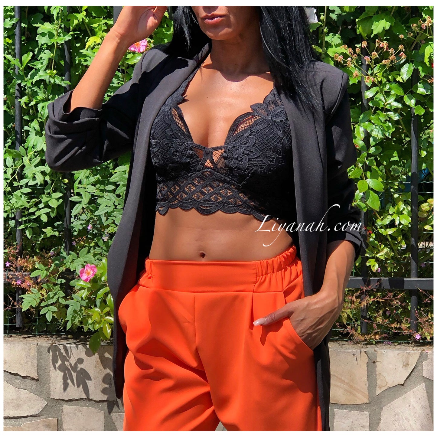 Crop Top Dentelle Modèle KEOLA NOIR