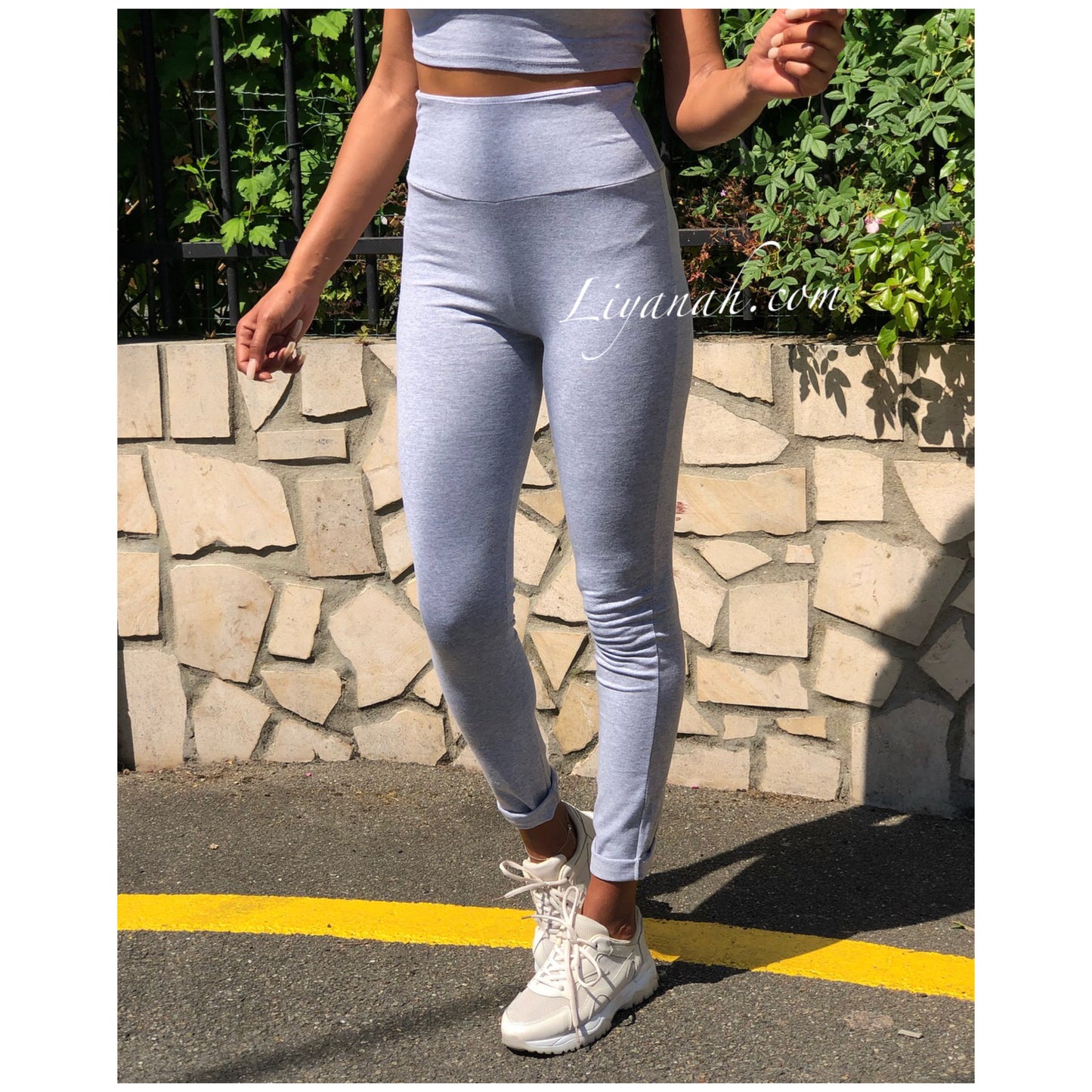 Ensemble Crop Top + Legging Modèle DINA GRIS