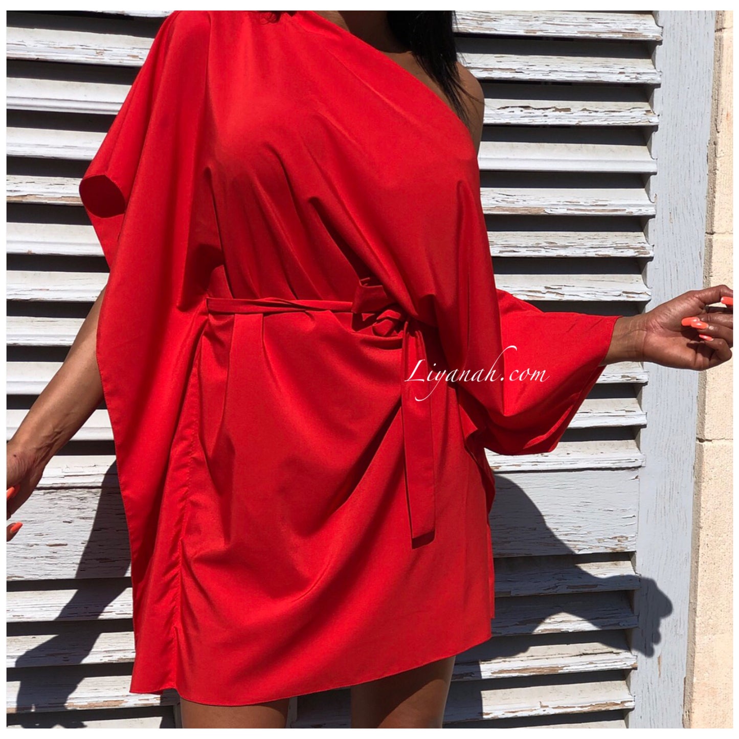 Robe courte Modèle IZALY NOIR ou ROUGE