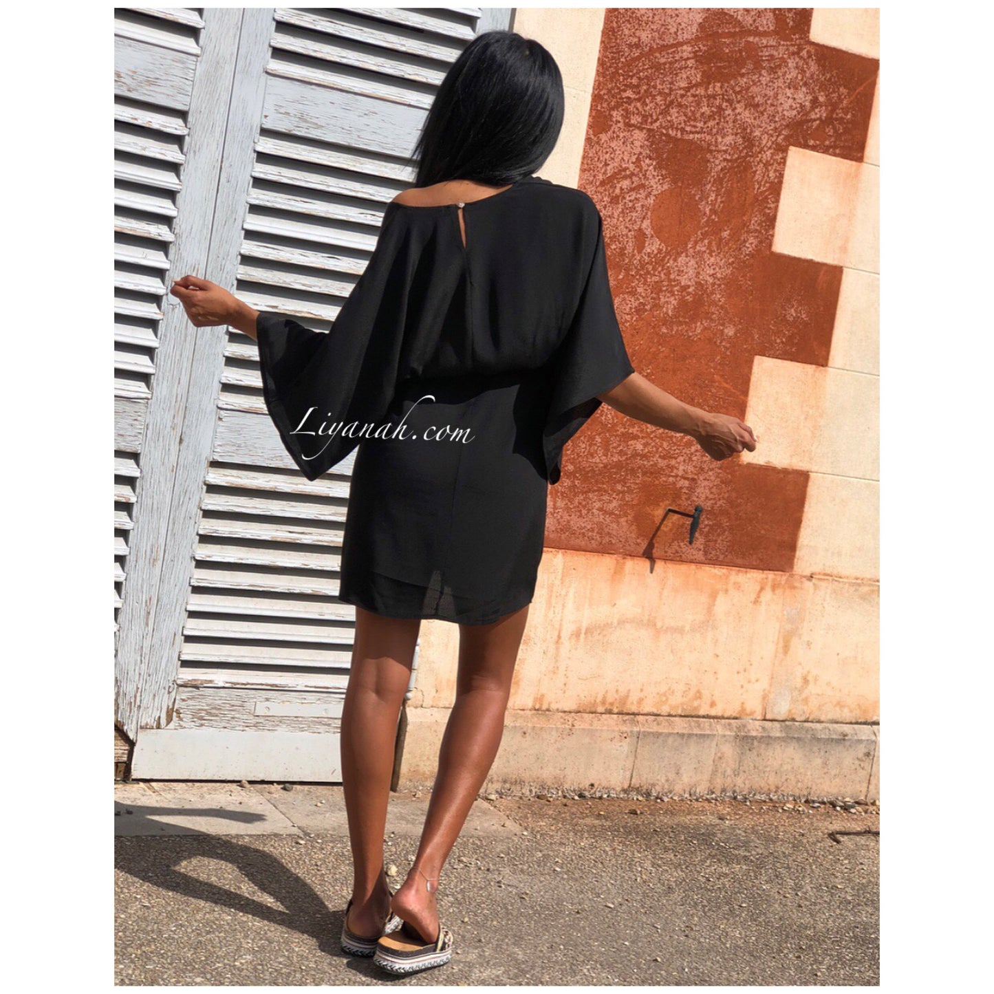 Robe Courte Modèle YELYNA NOIR