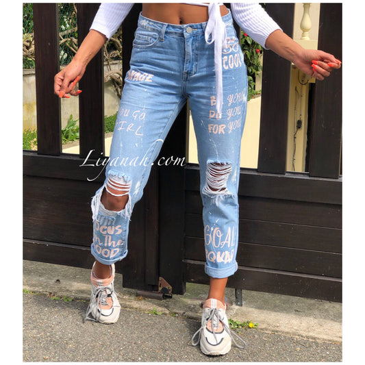 JEAN MOM BLUE DESTROY Taille Mi-Haute  Modèle LEKYA avec Écritures