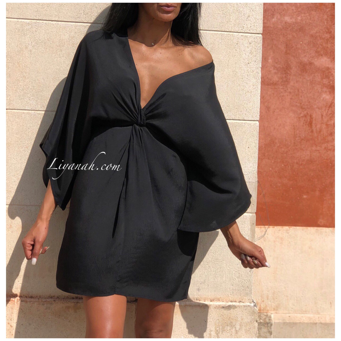 Robe Courte Modèle YELYNA NOIR