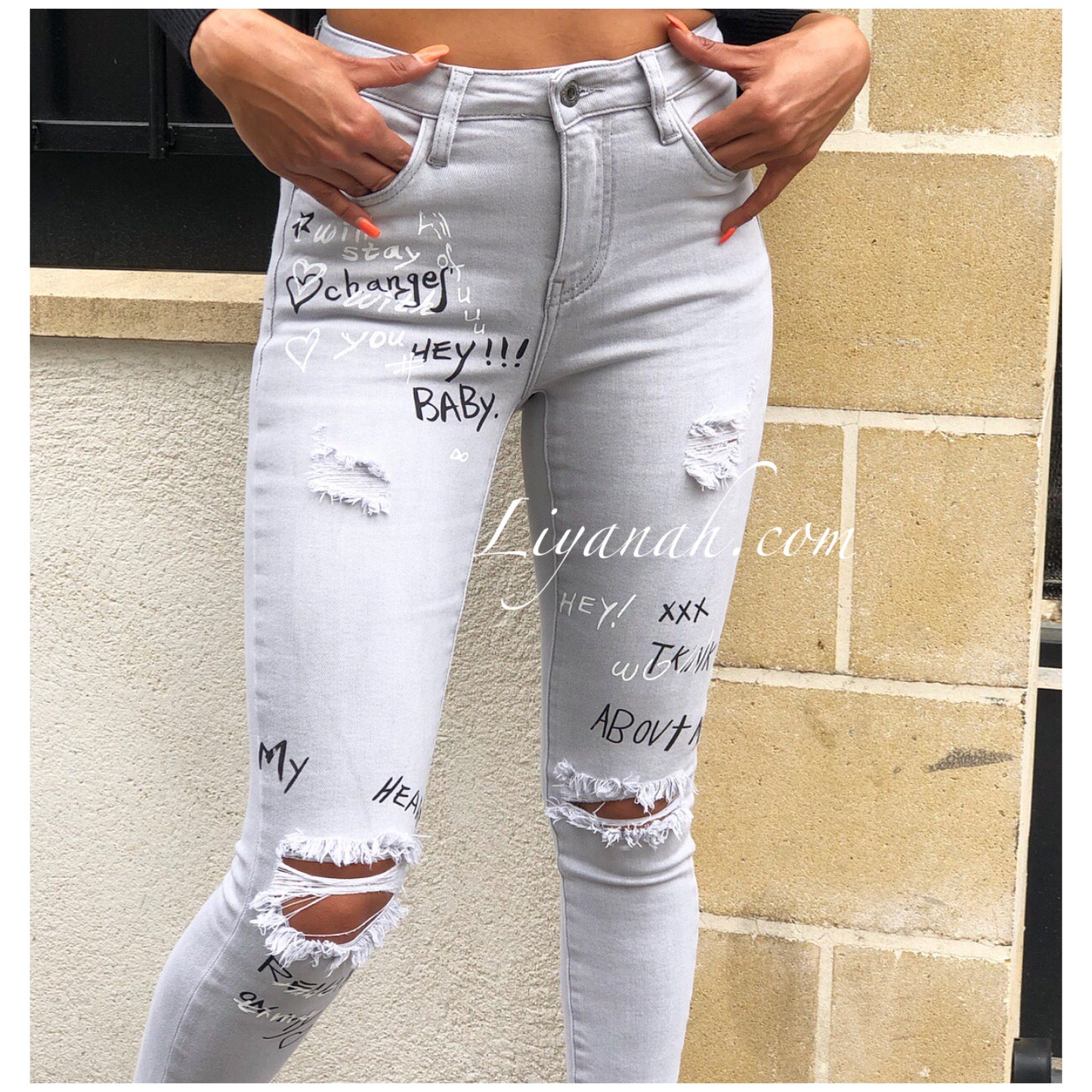 Jean Skinny DESTROY / LIGHT GREY Modèle KIYA avec écritures Noir/Blanc