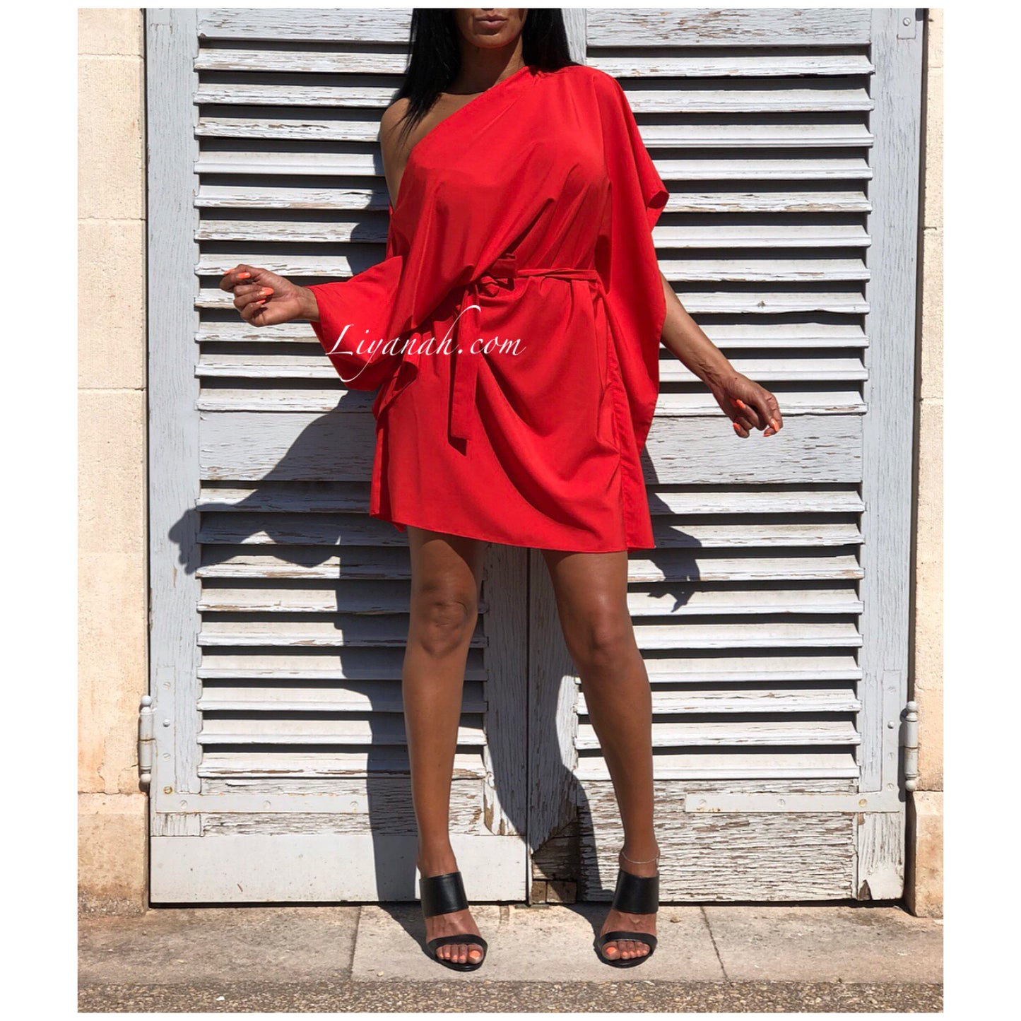 Robe courte Modèle IZALY NOIR ou ROUGE