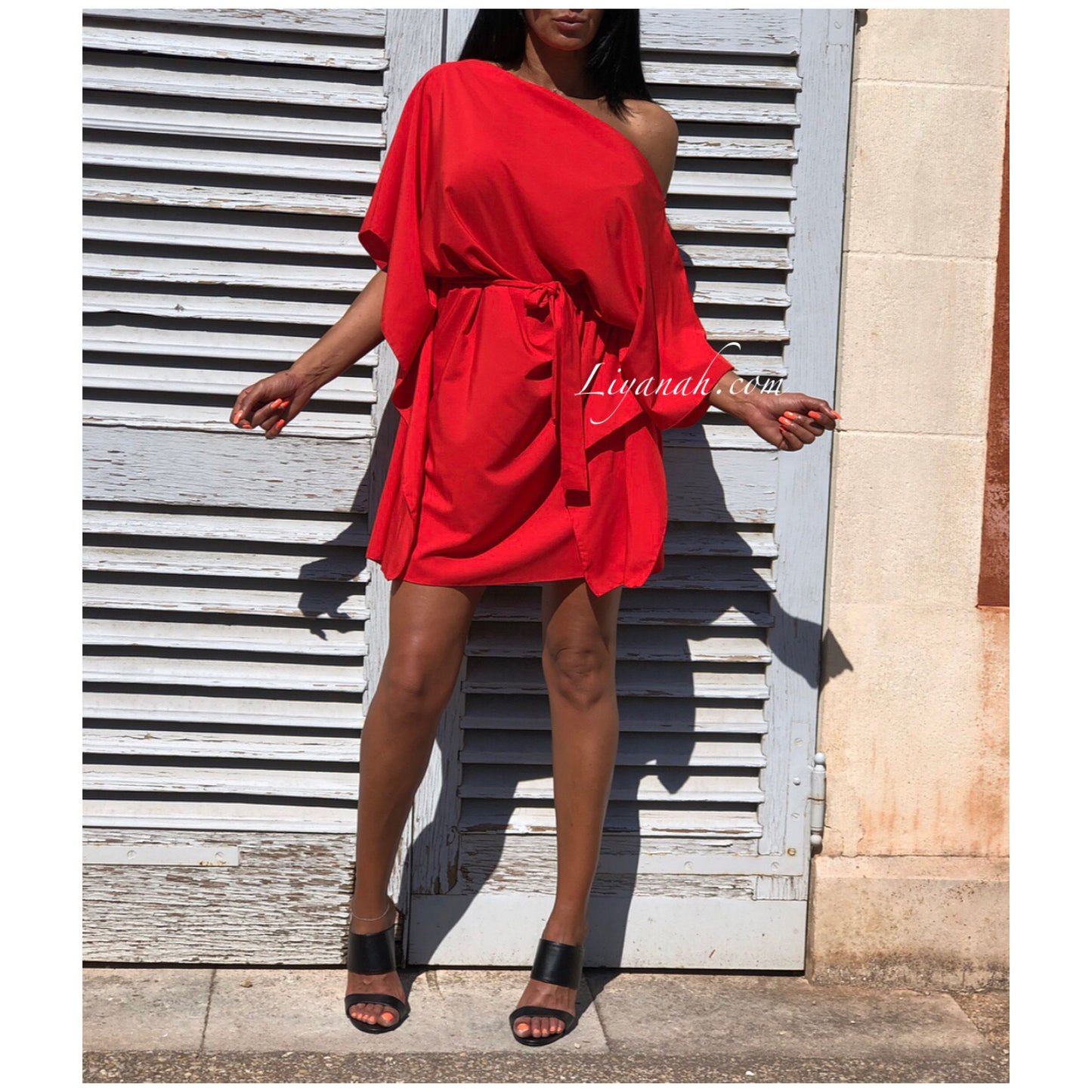 Robe courte Modèle IZALY NOIR ou ROUGE